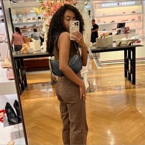 Meet your Posher, Esmeralda